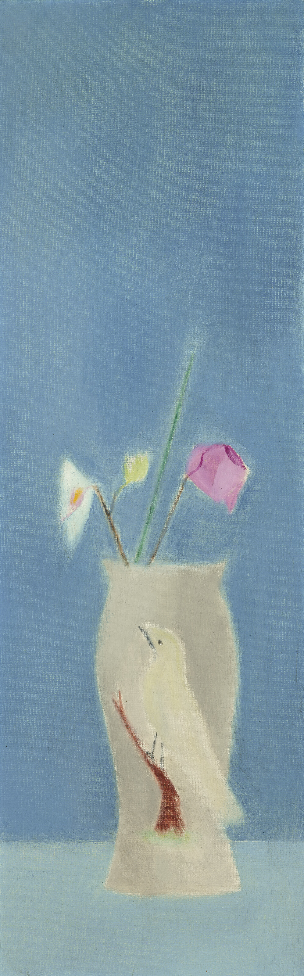 Craigie Aitchison — Натюрморт с птицей-вазой на голубом фоне, изображение 2