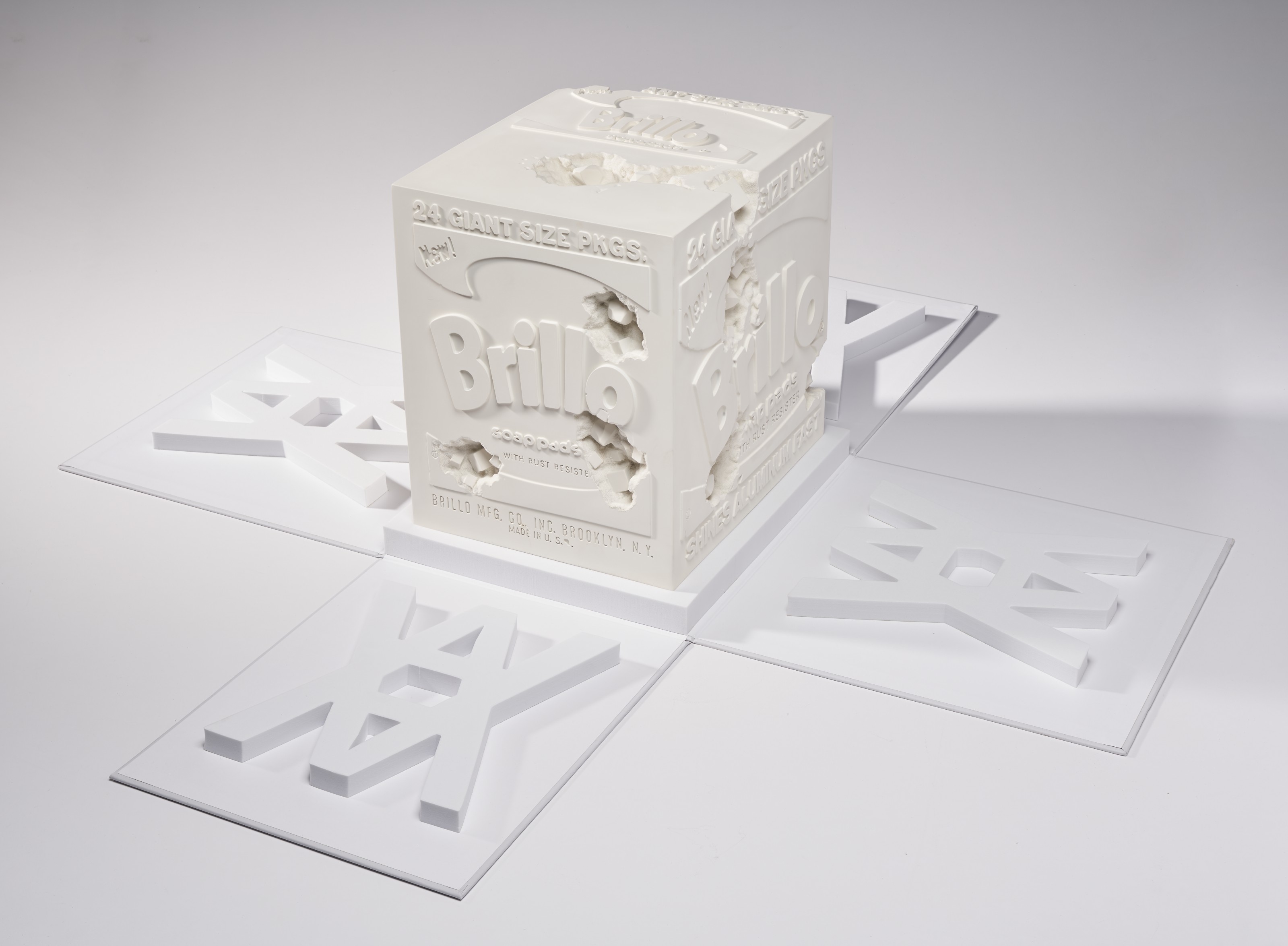 Daniel Arsham — Выветрившаяся коробка Brillo (белая)
