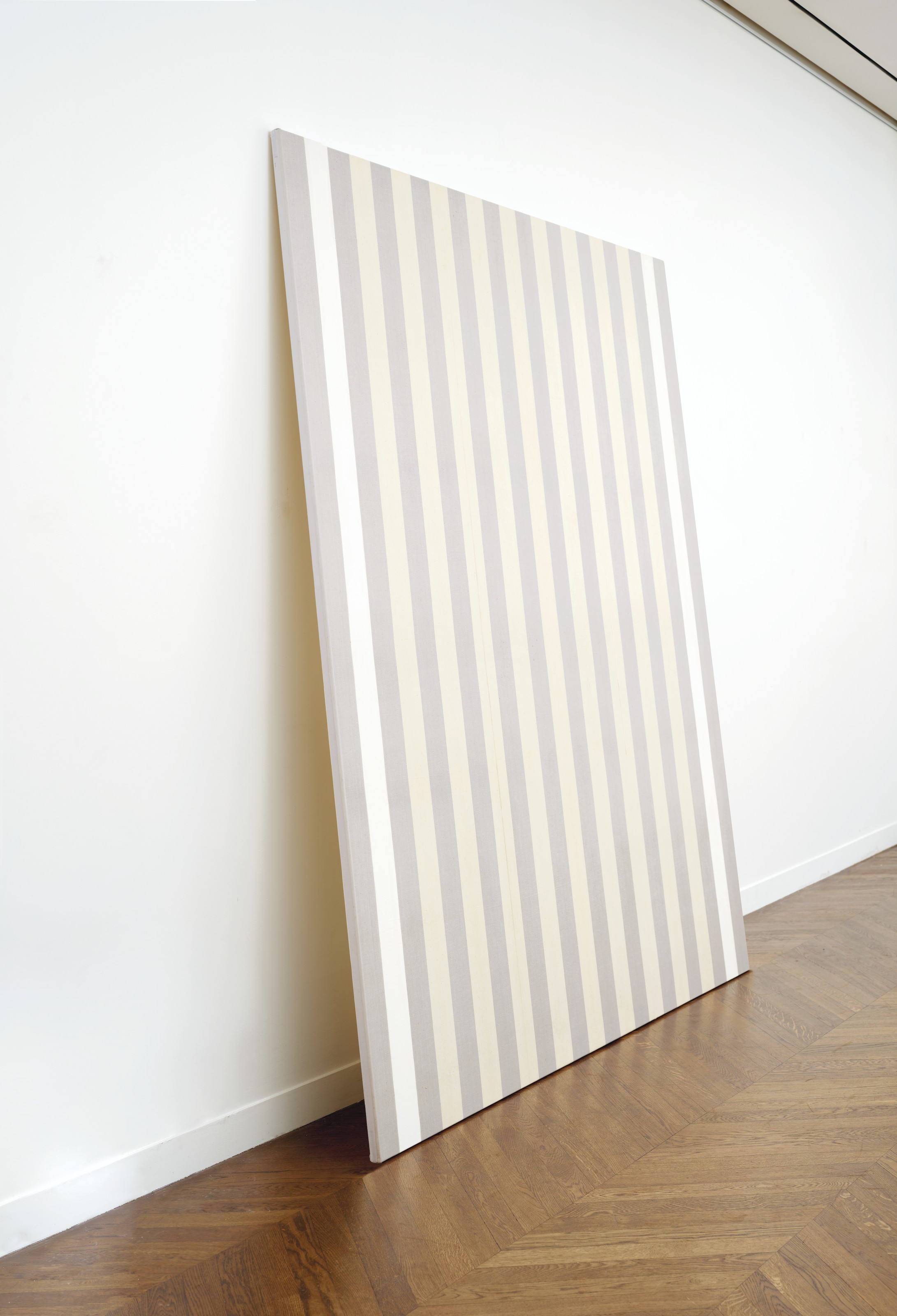 Daniel Buren — Белая акриловое полотно с рисунком из ткани райе блан и гри клер, изображение 2