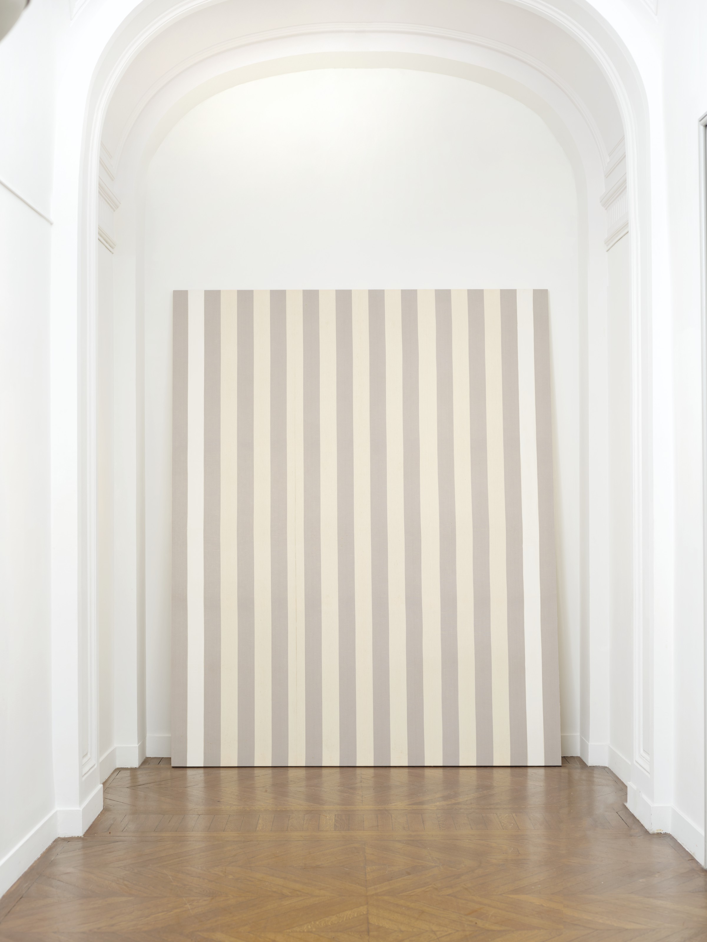 Daniel Buren — Белая акриловое полотно с рисунком из ткани райе блан и гри клер, изображение 3