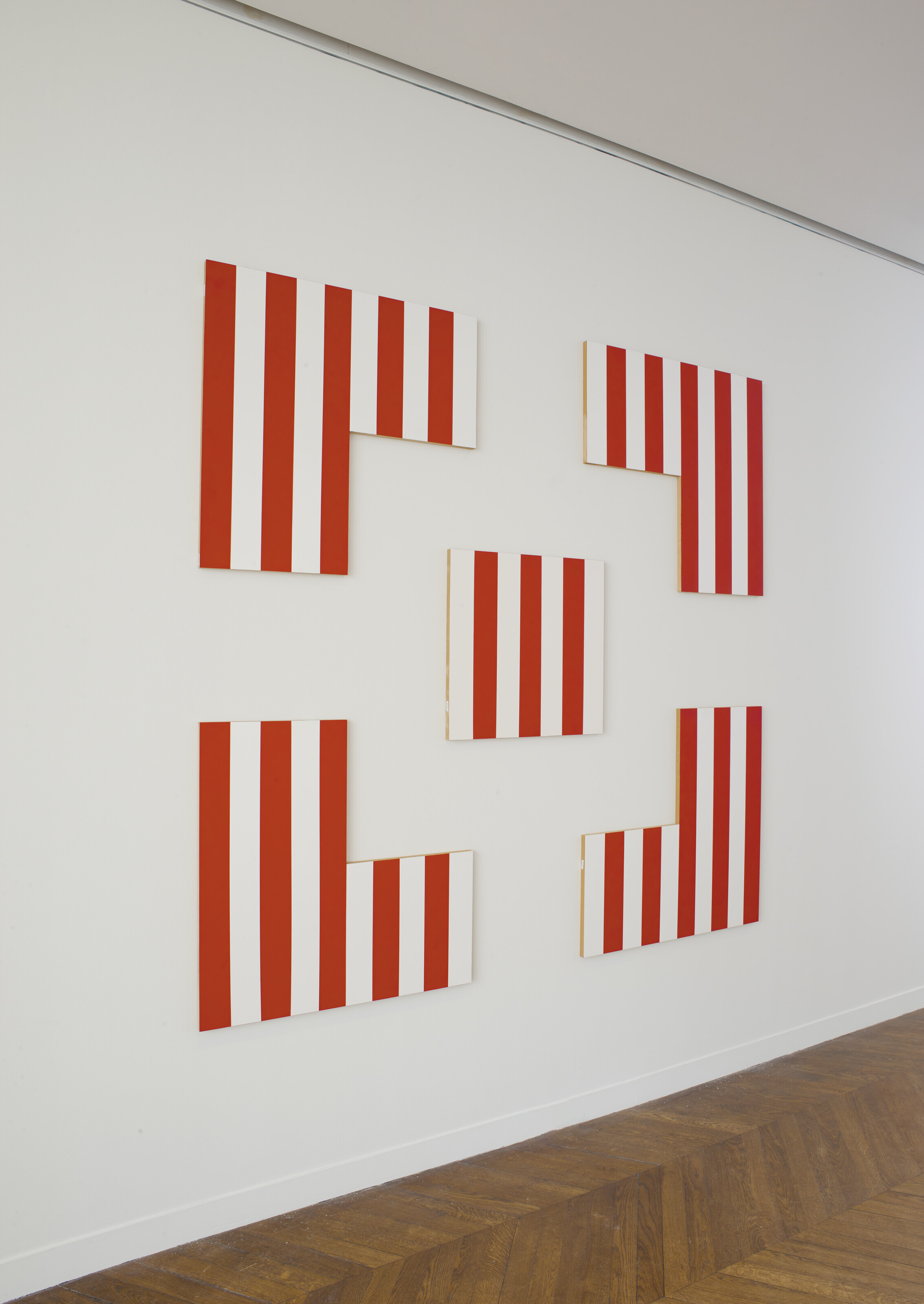 Daniel Buren — Карре-энкадре - оранж виф в трудной ситуации, изображение 4