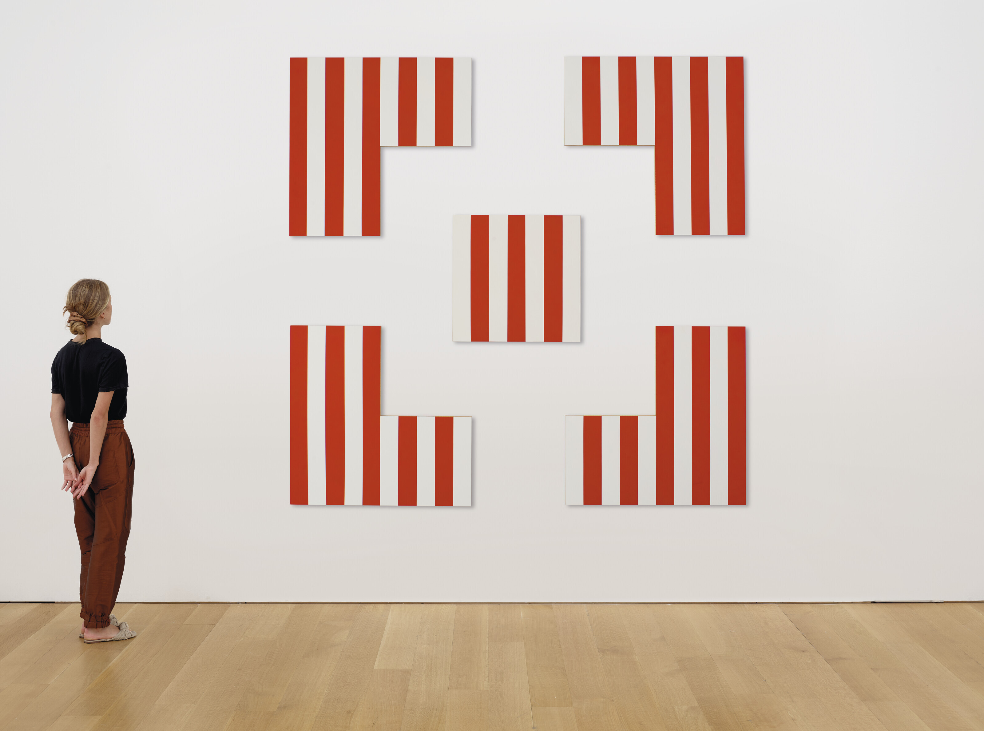 Daniel Buren — Карре-энкадре - оранж виф в трудной ситуации, изображение 5