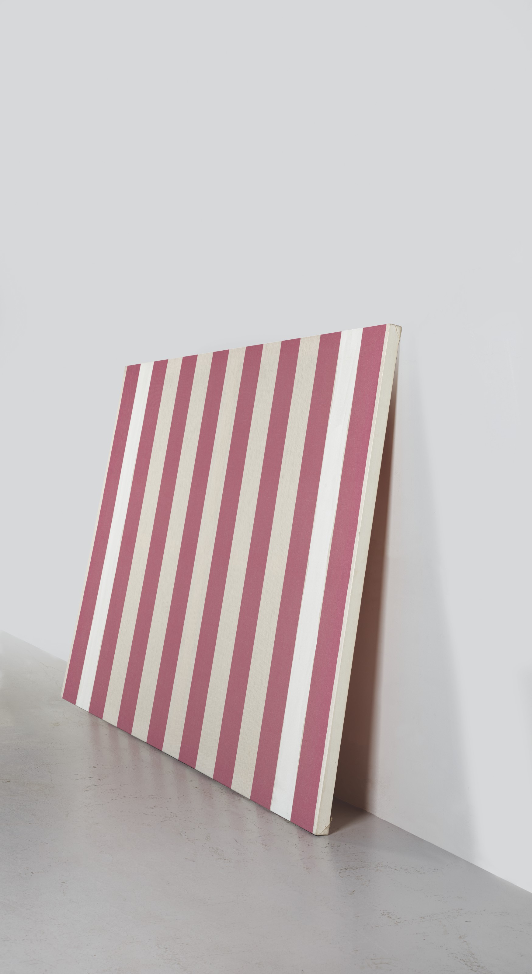 Daniel Buren — Белая акриловое полотно с рисунком из ткани "райе блан и румяна"