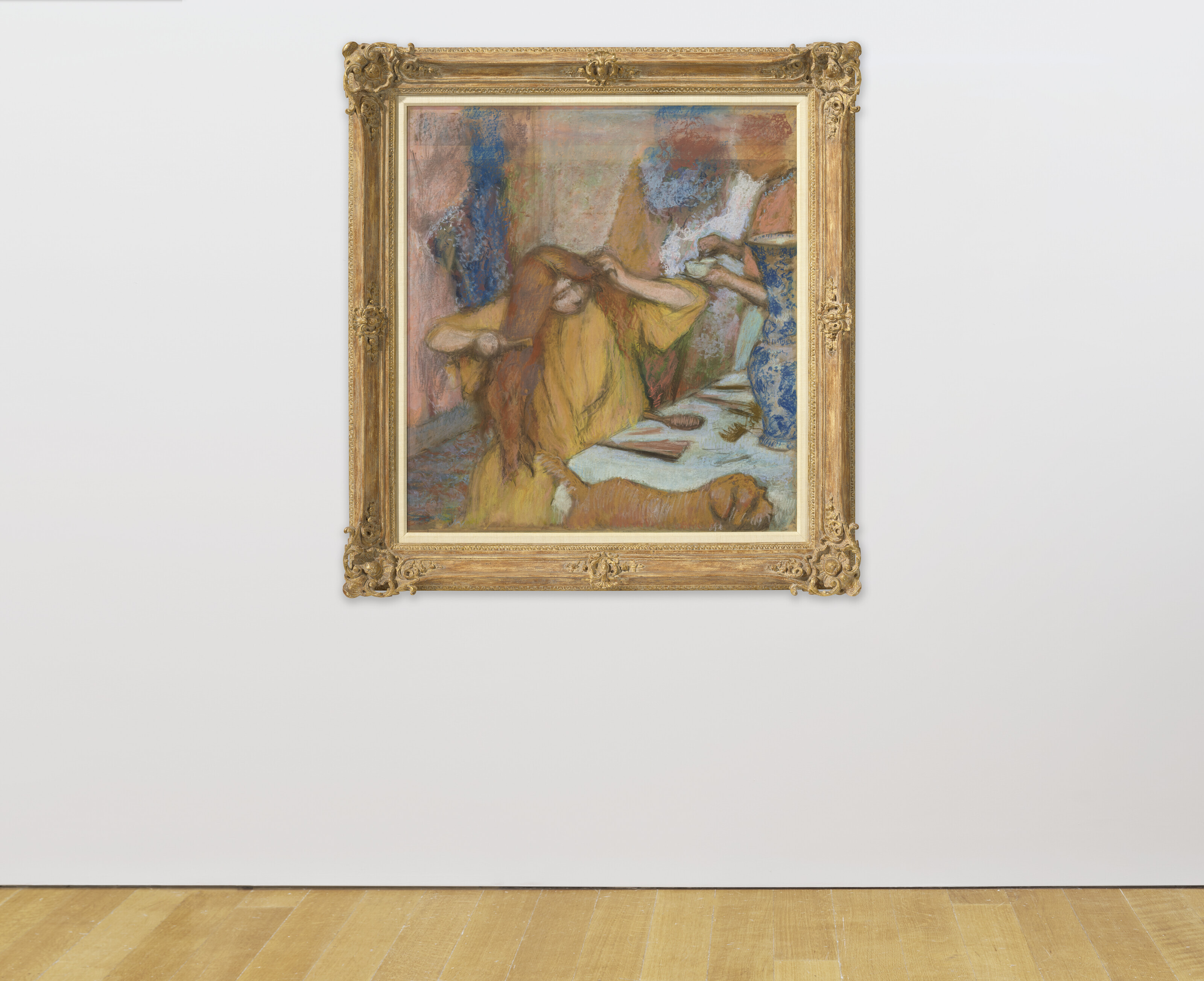 Edgar Degas — Женщина в желтом пеньюаре с прической, изображение 3