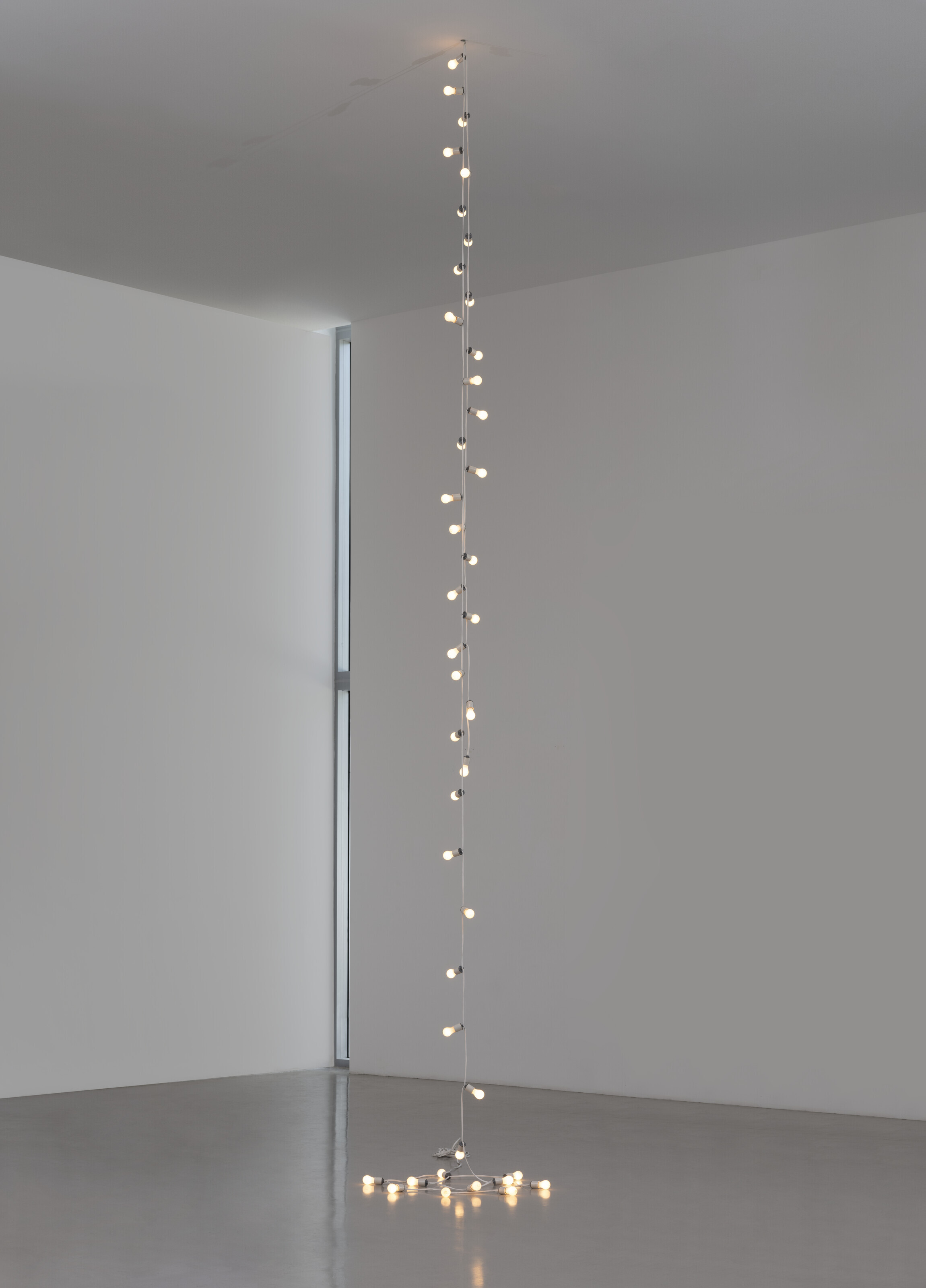 Felix Gonzalez-Torres — "Без названия" (Америка #3)