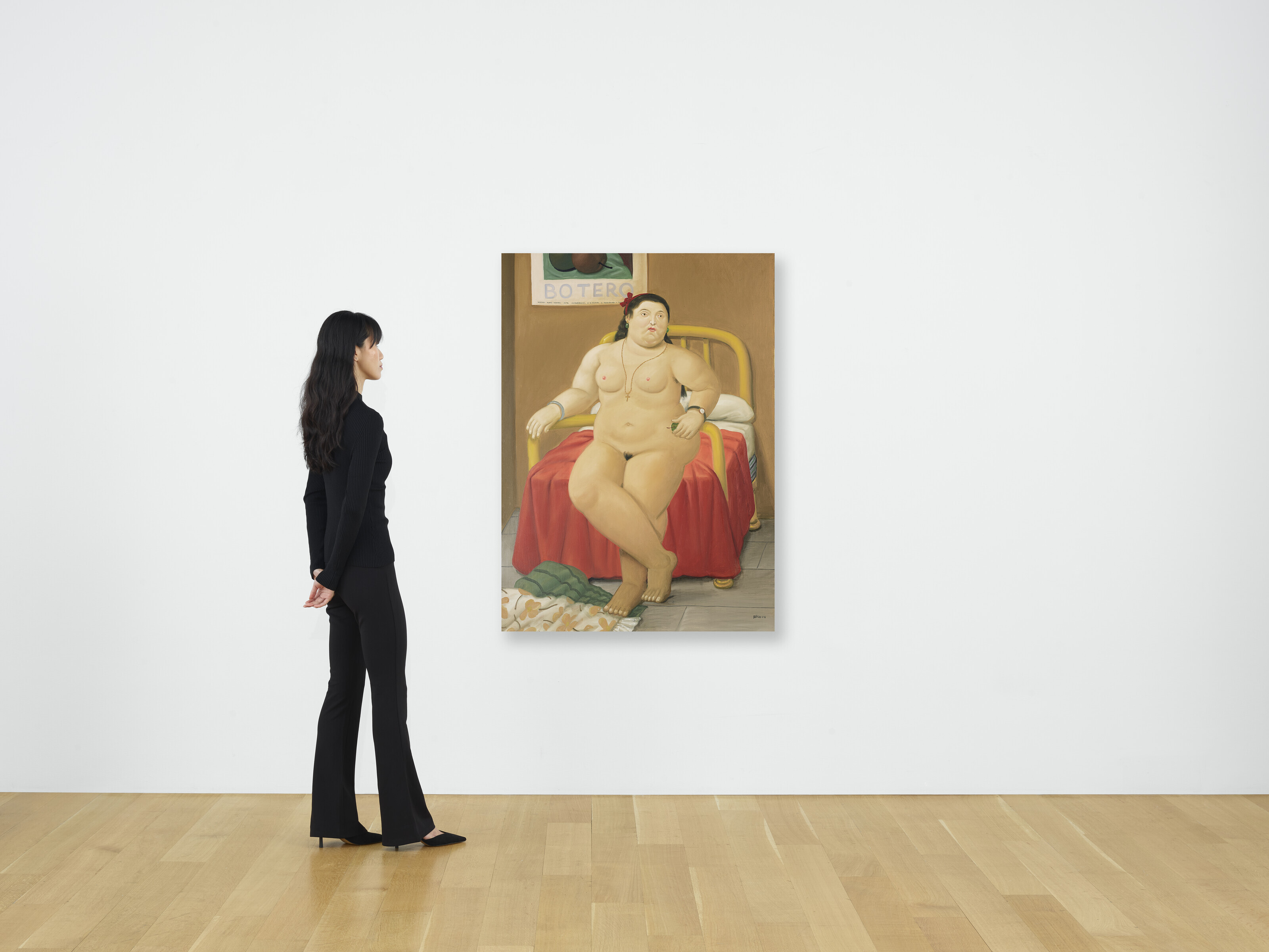 Fernando Botero — Стоящая женщина в спальне, изображение 5