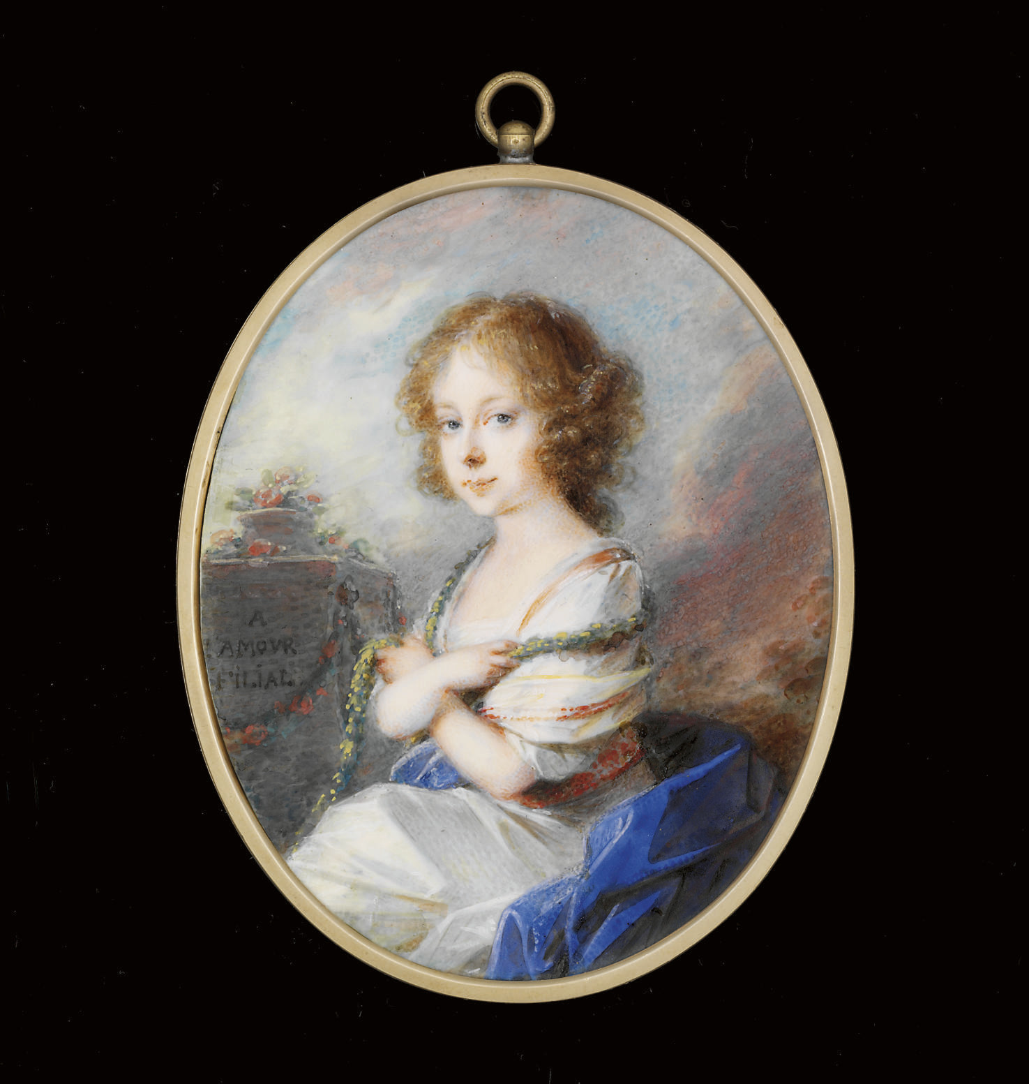 Ferrari — Графиня Молли Зичи-Феррарис (1780-1866) в детстве, в белом платье, белой шали с оранжевой каймой и лавровыми ветвями, накинутыми на плечи, сидит на голубой шали, рядом с каменным постаментом, на котором выгравировано "A L'AMOUR FILIAL" и который украшен цветочными гирляндами; пейзаж и небо на фоне