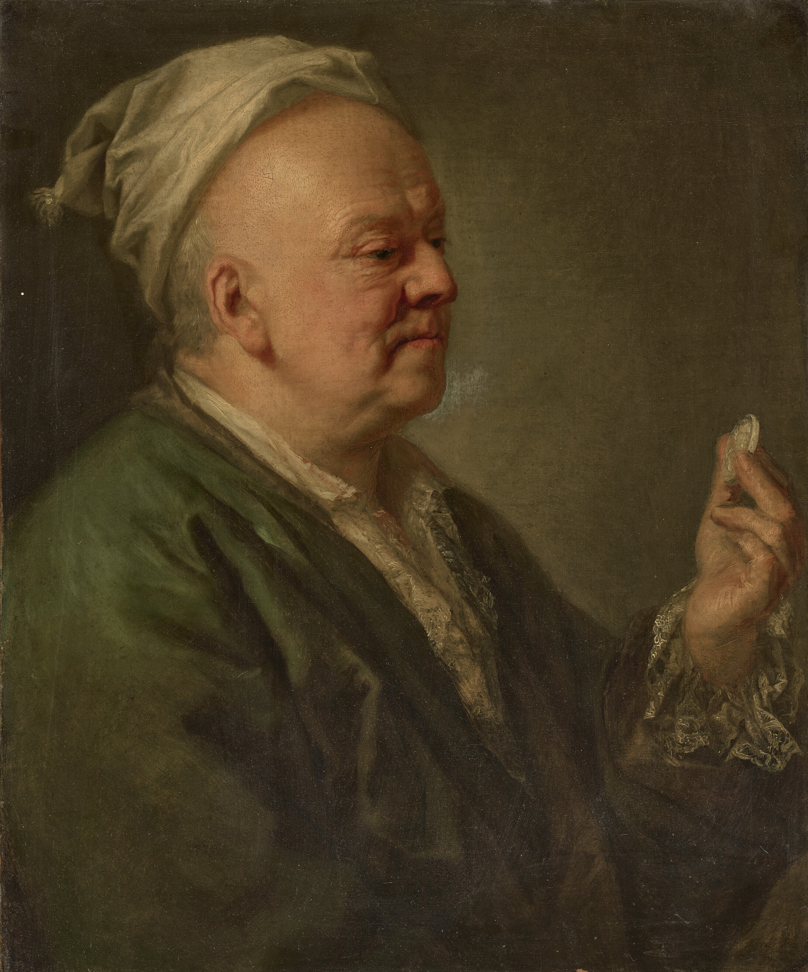 Graff — Портрет Филиппа Даниэля Липперта (1702-1785), в полный рост, в зеленом халате и белом ночном колпаке, с монетой в руках, изображение 2