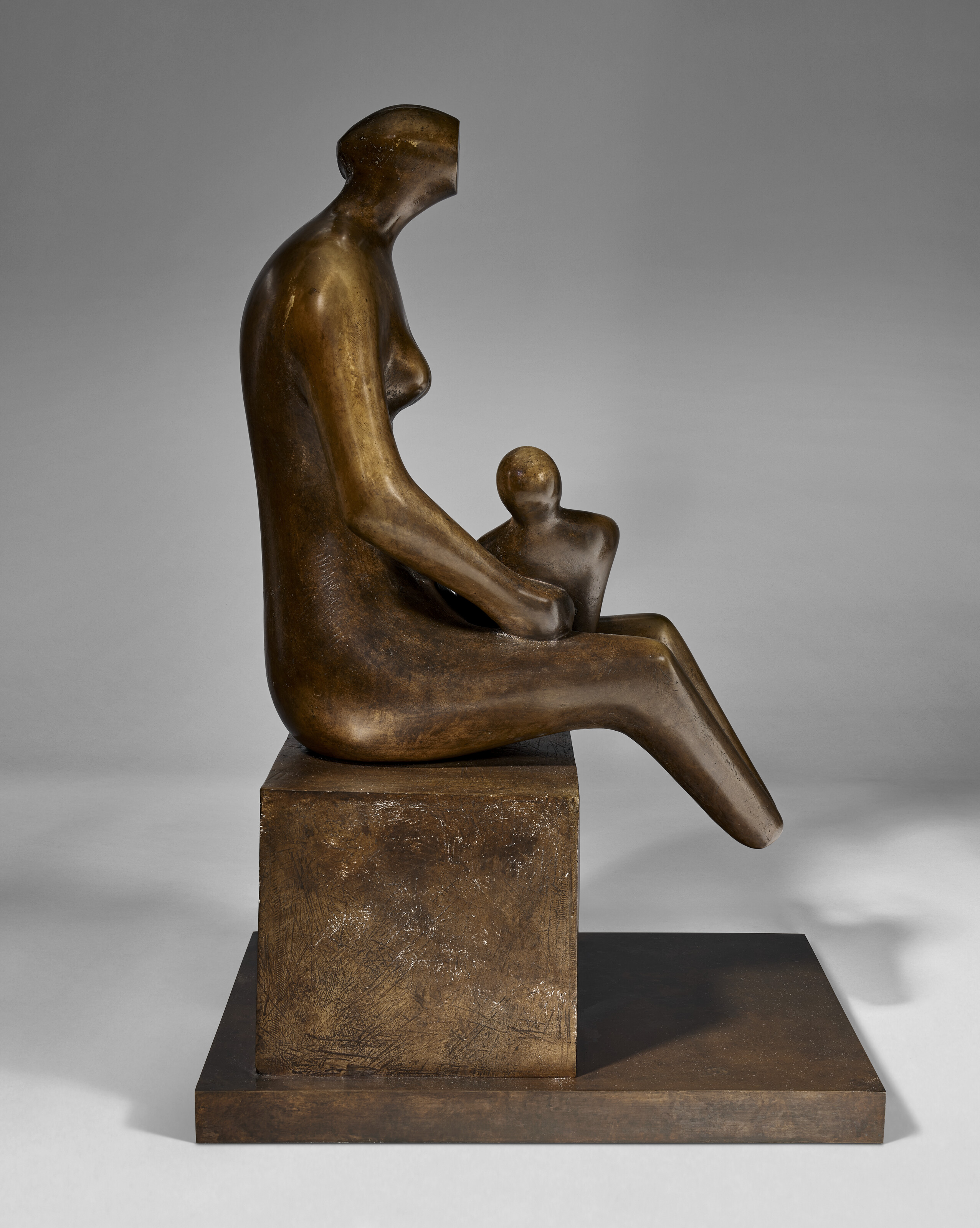 Henry Moore — Мать с ребенком на коленях, изображение 7