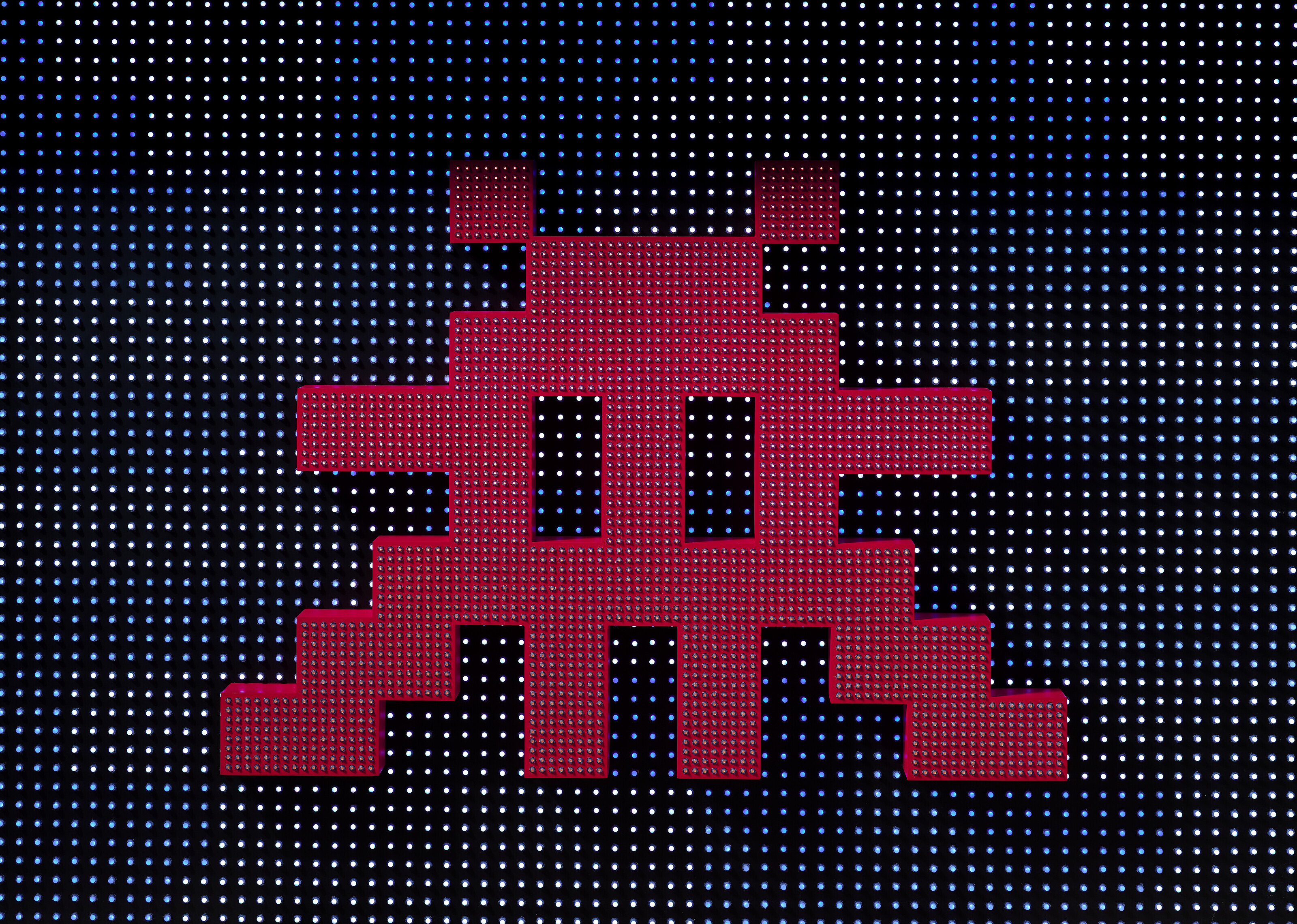 Invader — Облака - Красные