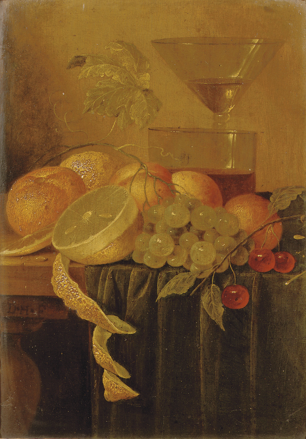 Jan Davidsz. de Heem — Очищенный лимон, апельсин, персики, белый виноград и вишня рядом со стеклянной посудой на частично задрапированном столе