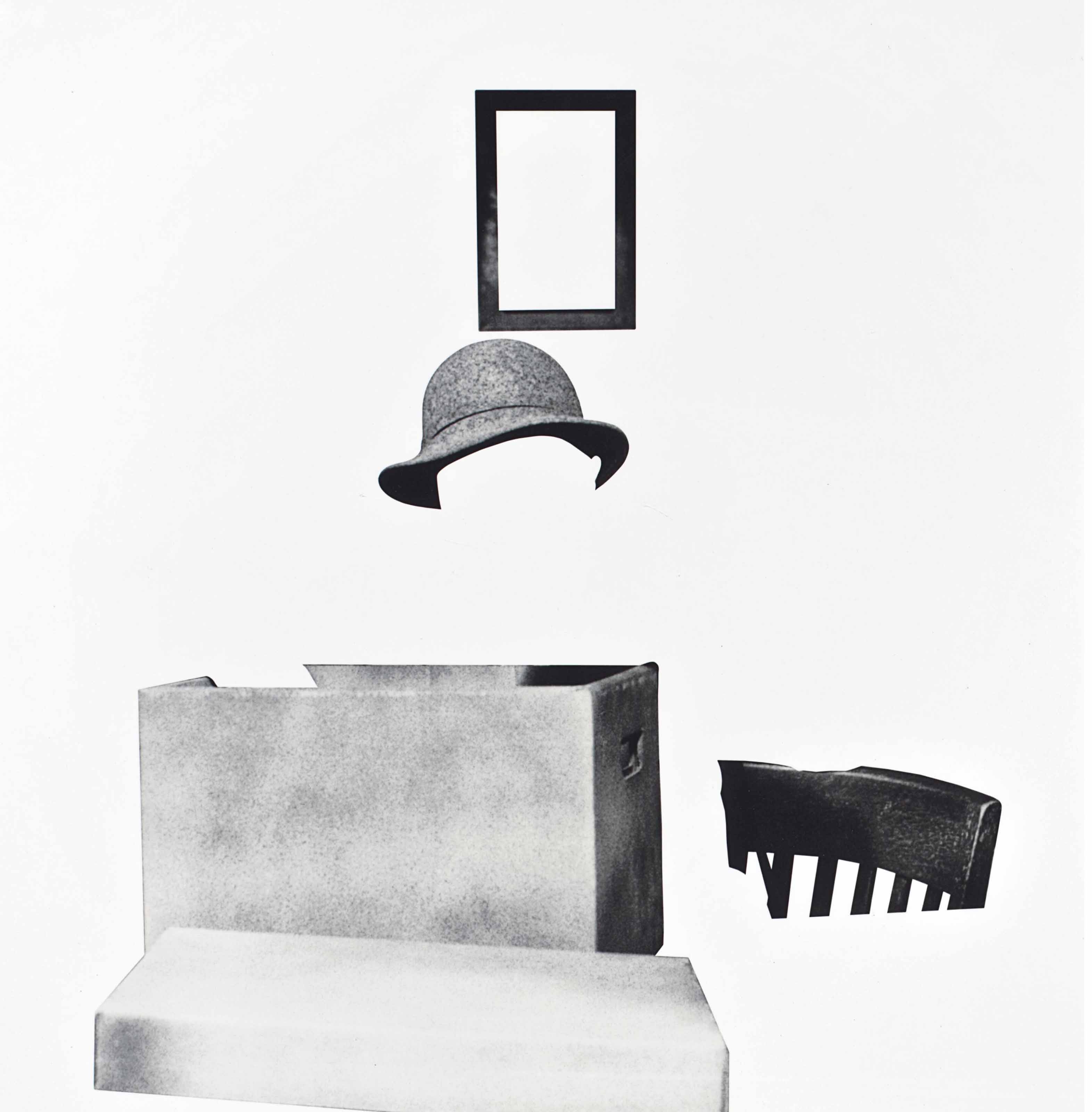John Baldessari — Коробка, шляпа, каркас и стул