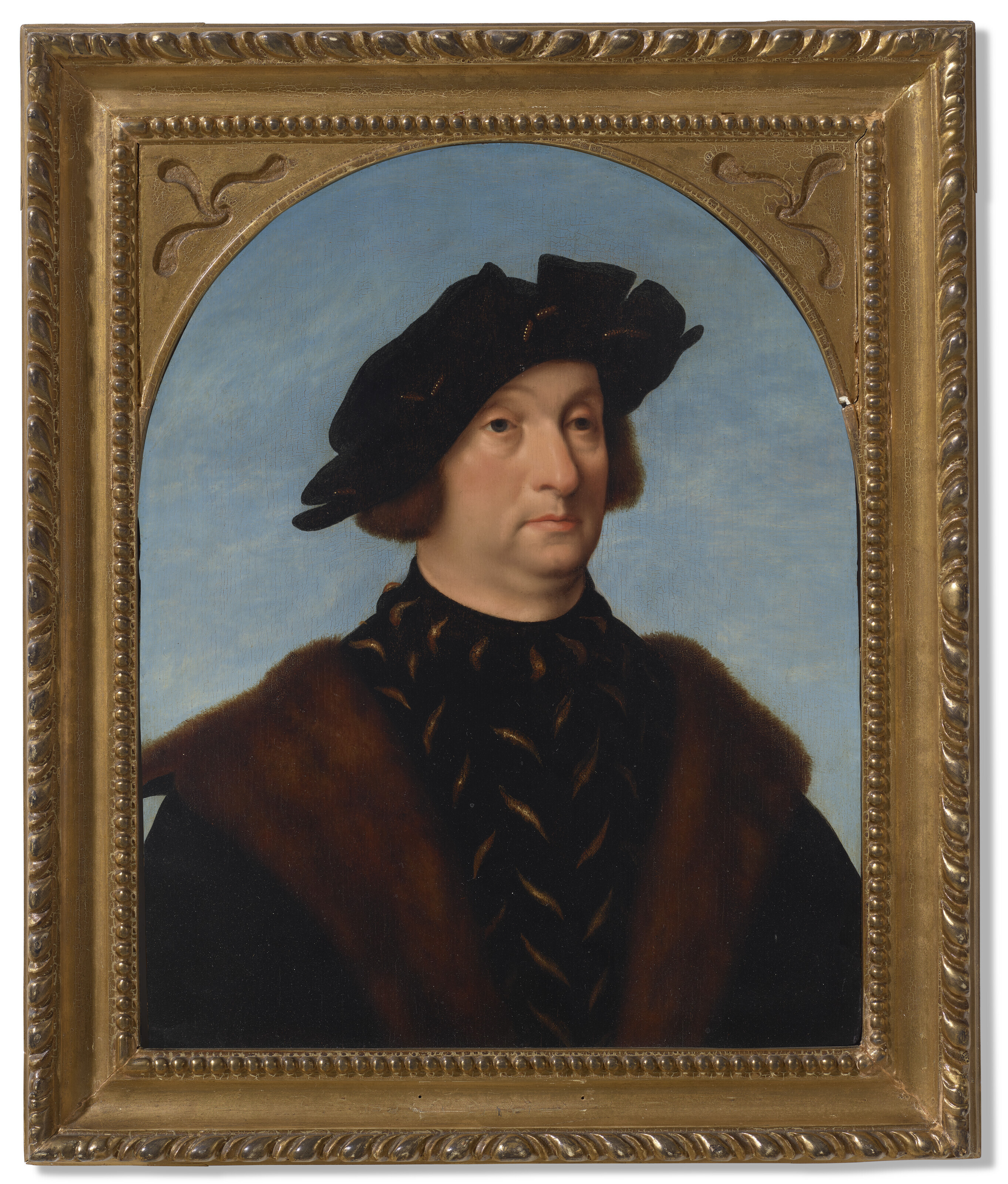 Joos Van Cleve — Портрет джентльмена, ростом по грудь, одетого в черный камзол с разрезом, черный плащ, подбитый коричневым мехом, и черную шапочку, изображение 2