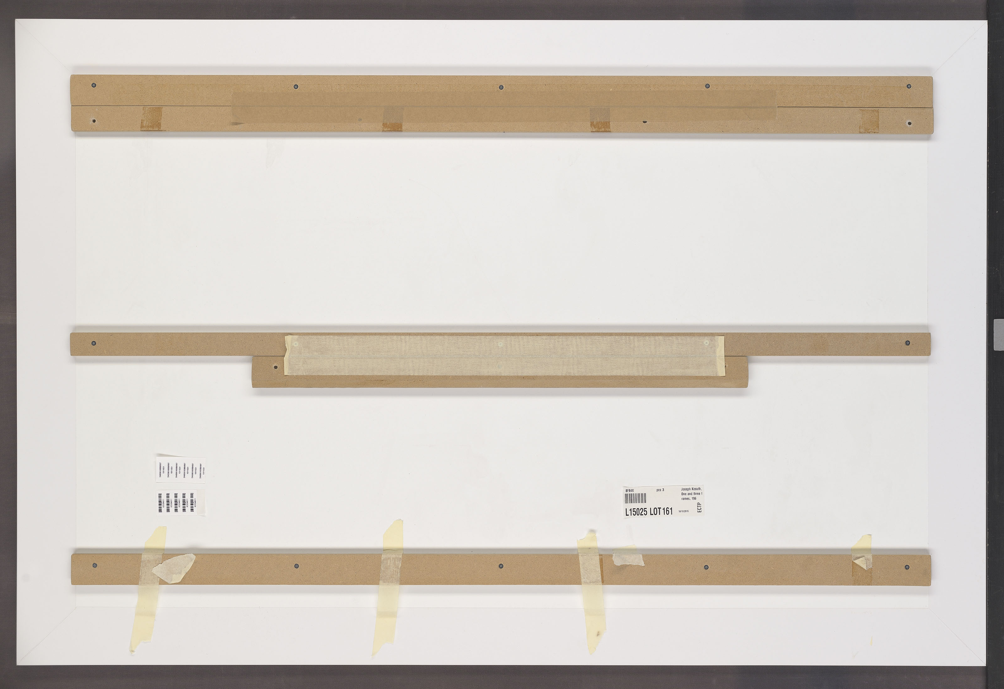 Joseph Kosuth — ‘Один и три кадра’ (англ.-итал.), изображение 3