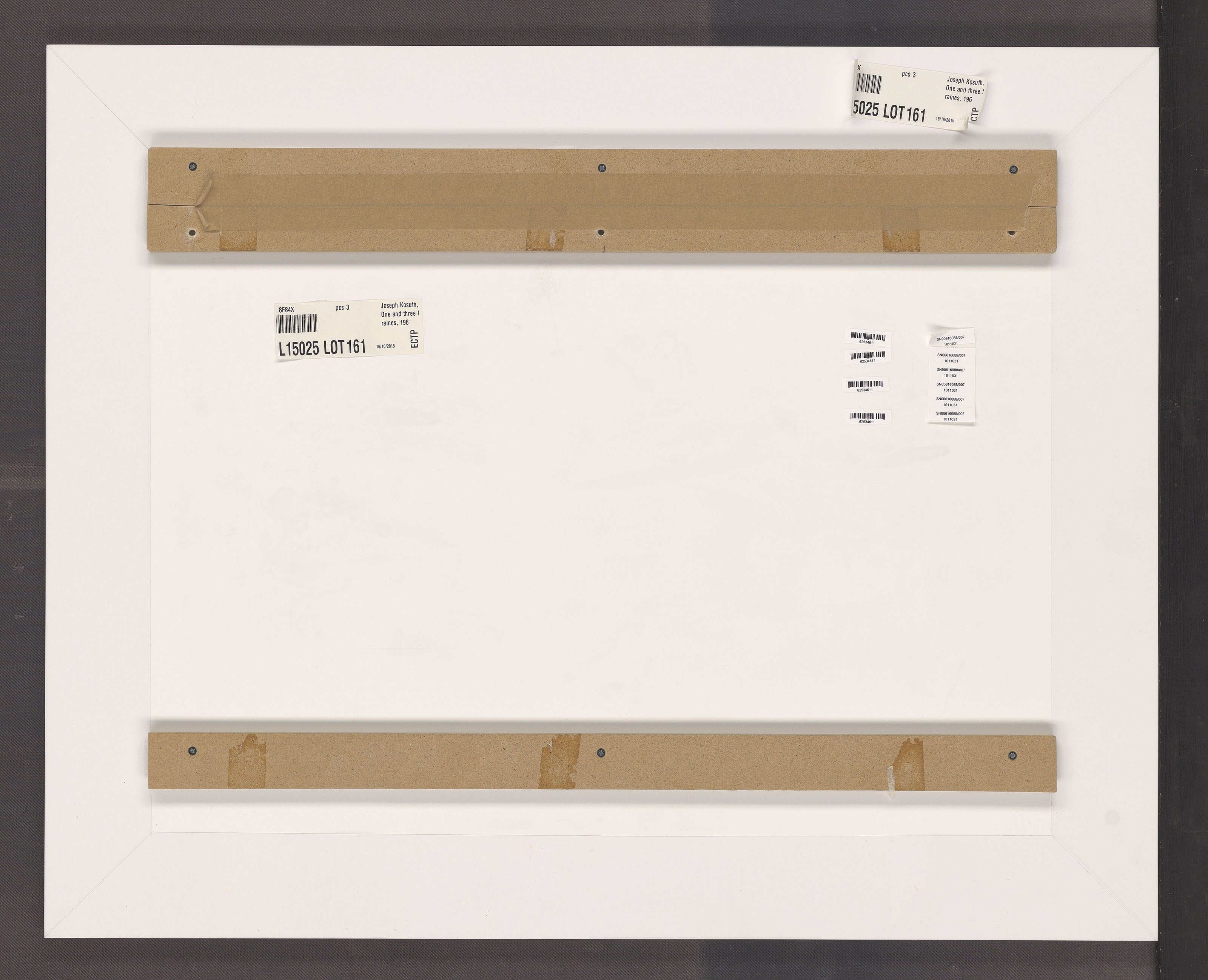 Joseph Kosuth — ‘Один и три кадра’ (англ.-итал.), изображение 7