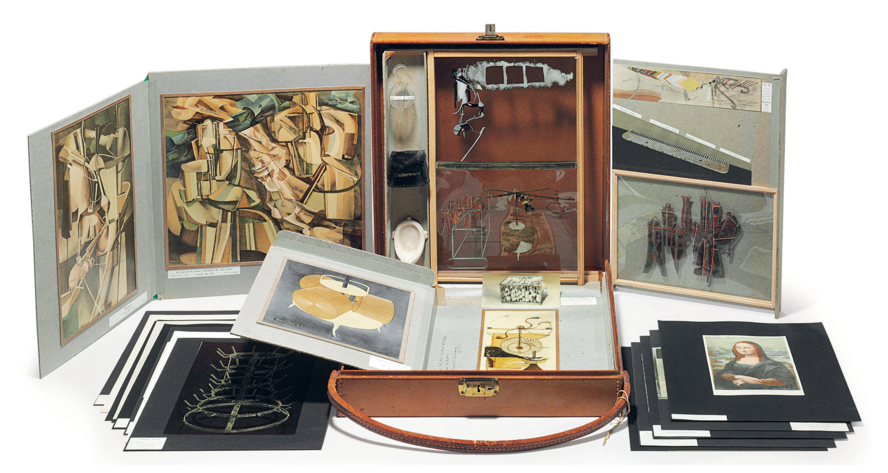 Marcel Duchamp — Портрет Марселя Дюшана и Розы Селеви (в чемодане)