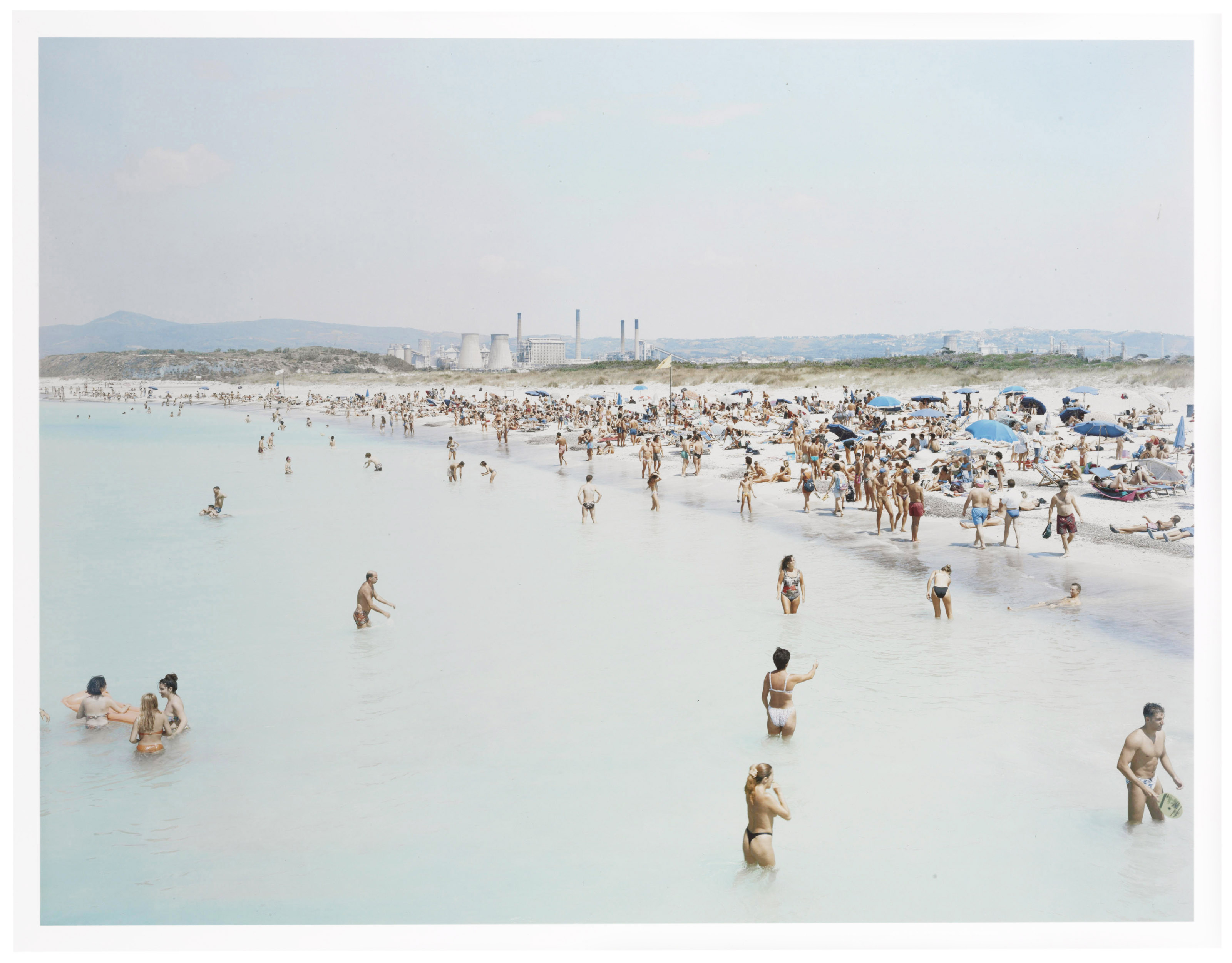 Massimo Vitali — 3 женщины из Розиньяно, из портфолио с пейзажами и фигурами
