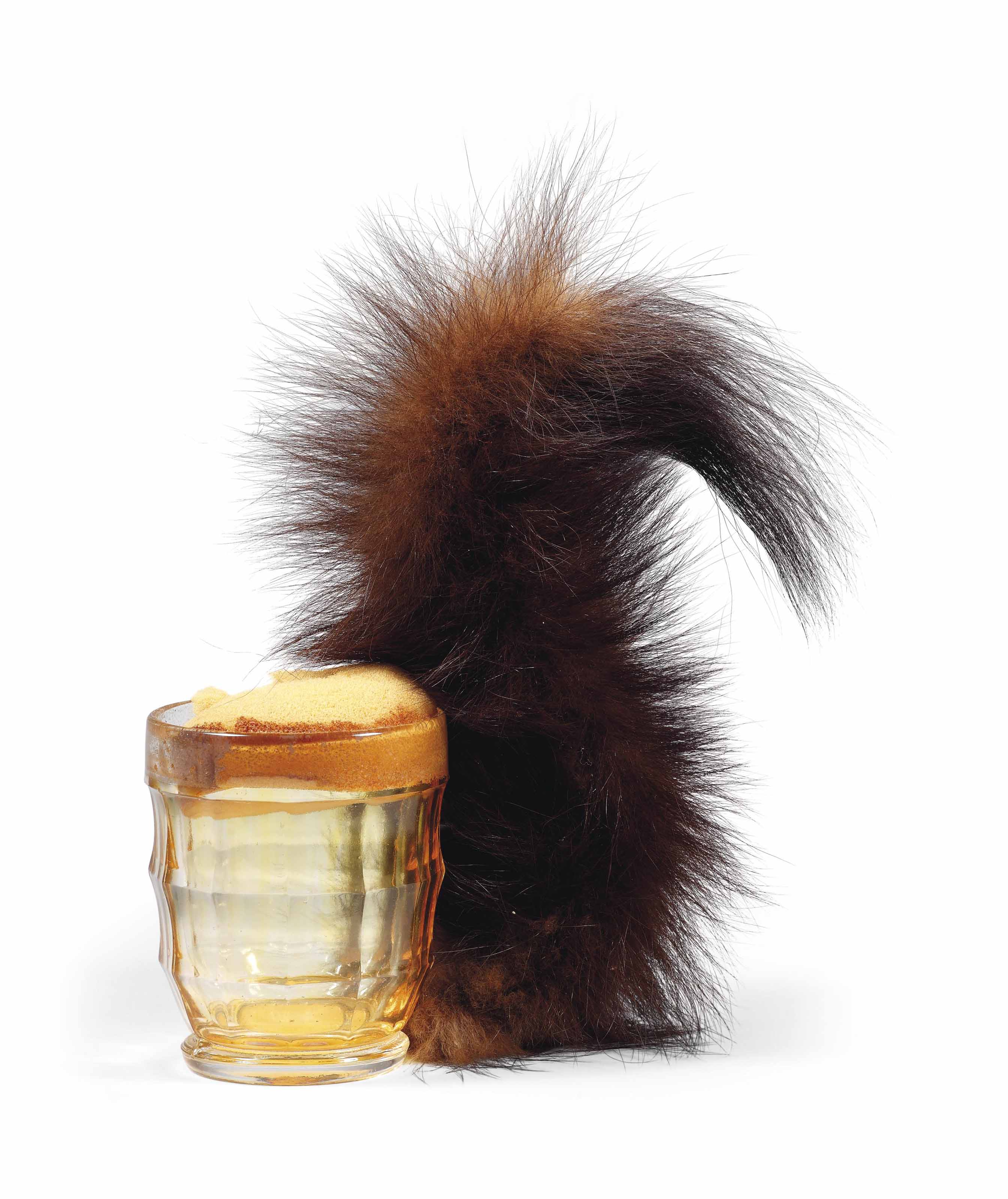 Méret Oppenheim — Л'экюрей
