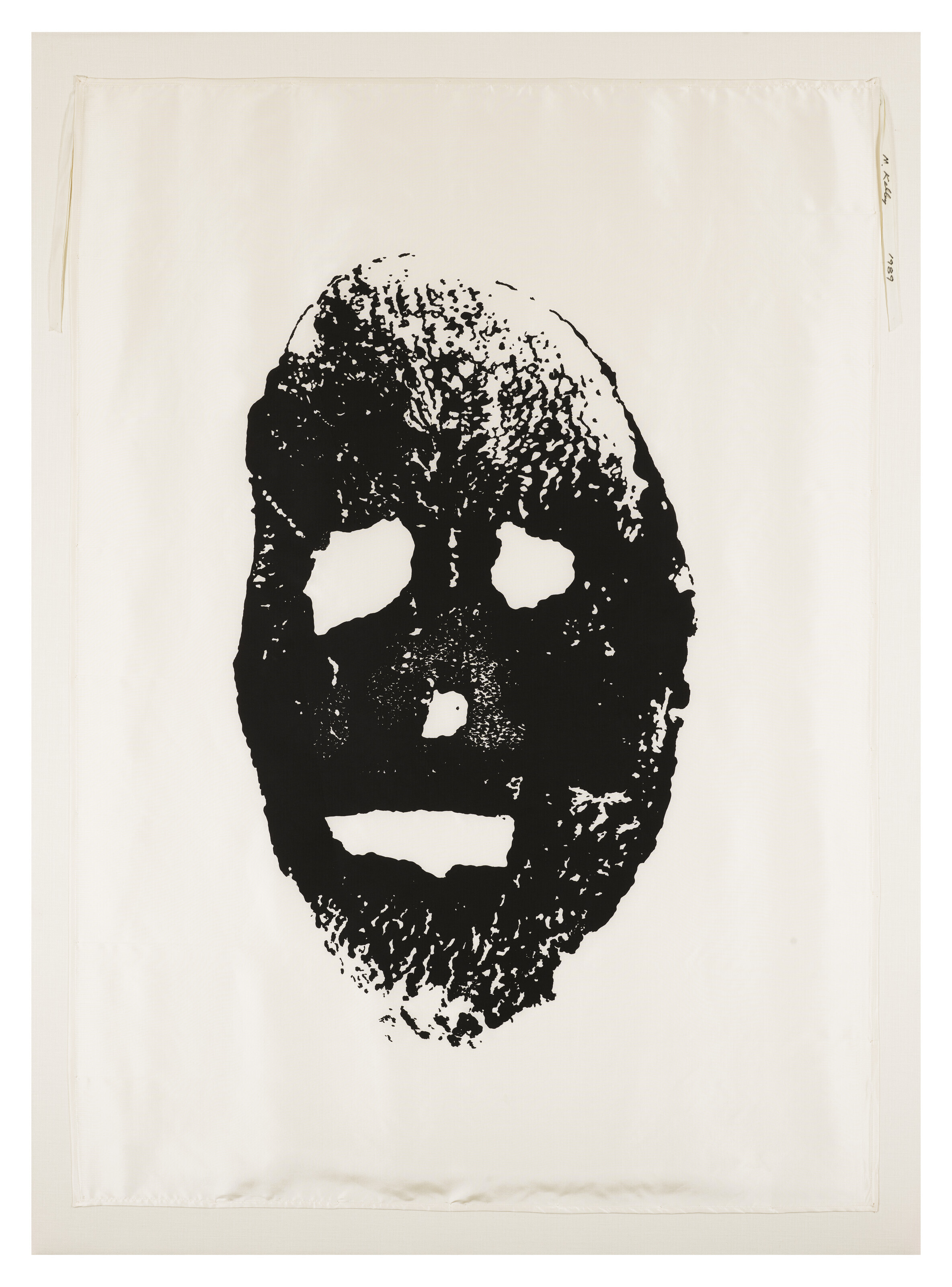 Mike Kelley — Анютины глазки из металла / Покрытое гвоздиками копыто, изображение 4