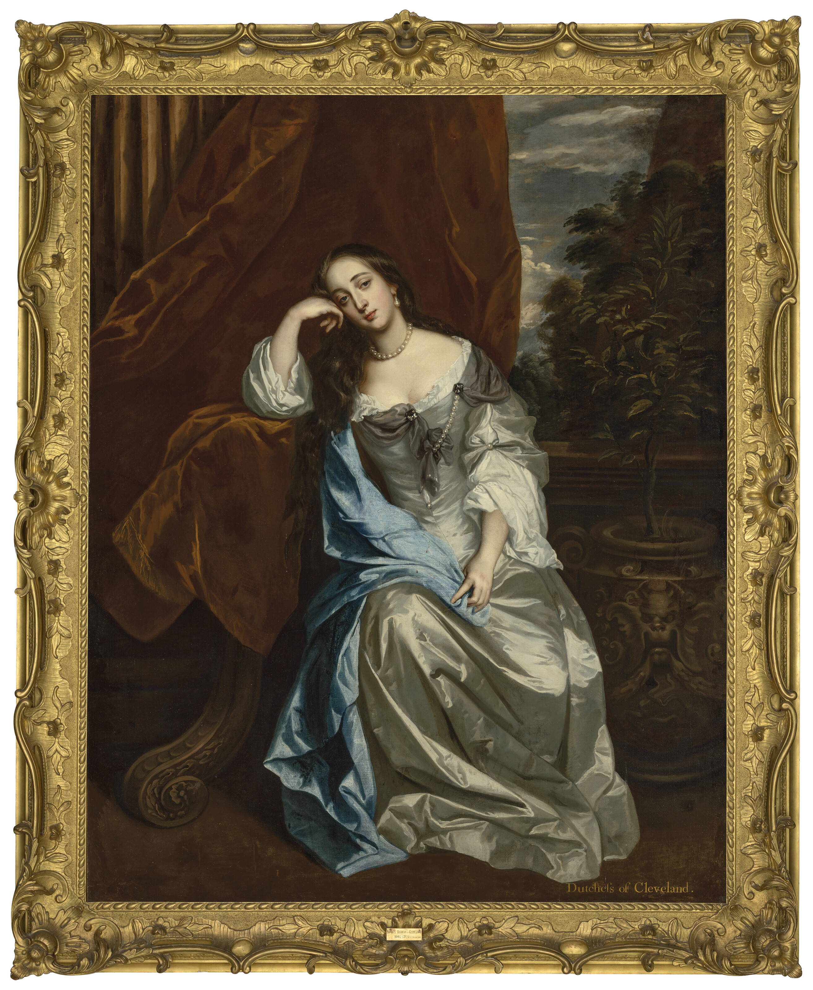 Peter Lely — Портрет Барбары Вильерс, графини Каслмейн, позже герцогини Кливлендской (1640-1709), в полный рост, сидящей в серебристом платье с голубой драпировкой, на фоне пейзажа, изображение 2