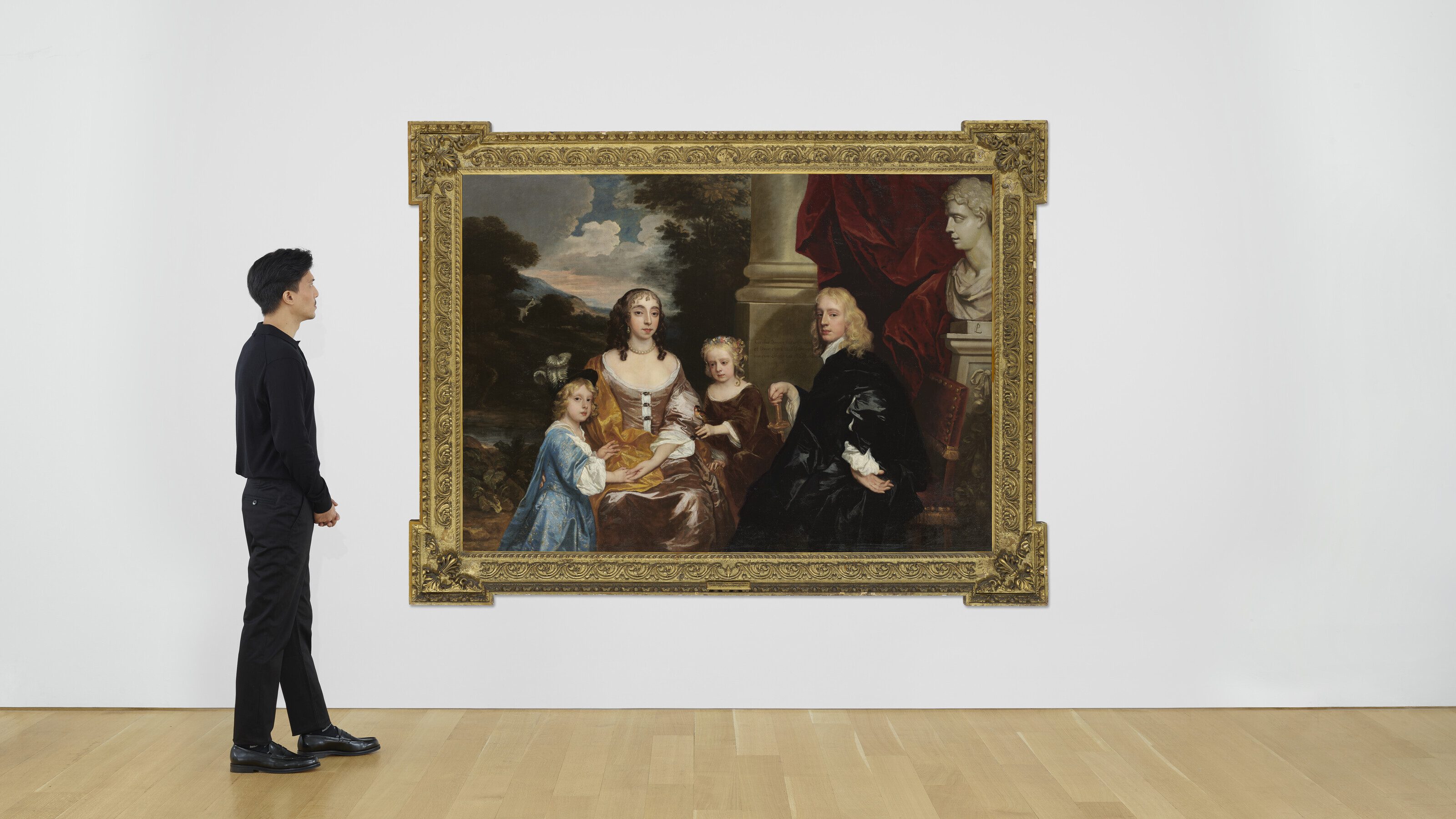 Peter Lely — Семья Карнарвон: групповой портрет Чарльза Дормера, 2-го графа Карнарвона (1632-1709), его жены Элизабет, урожденной достопочтенной. Элизабет Кейпел (1633-1678) и их дети Чарльз, виконт Аскотт (1652 - до 1673) и Элизабет, позже Элизабет Стэнхоуп, графиня Честерфилд (1653-1677)., изображение 4
