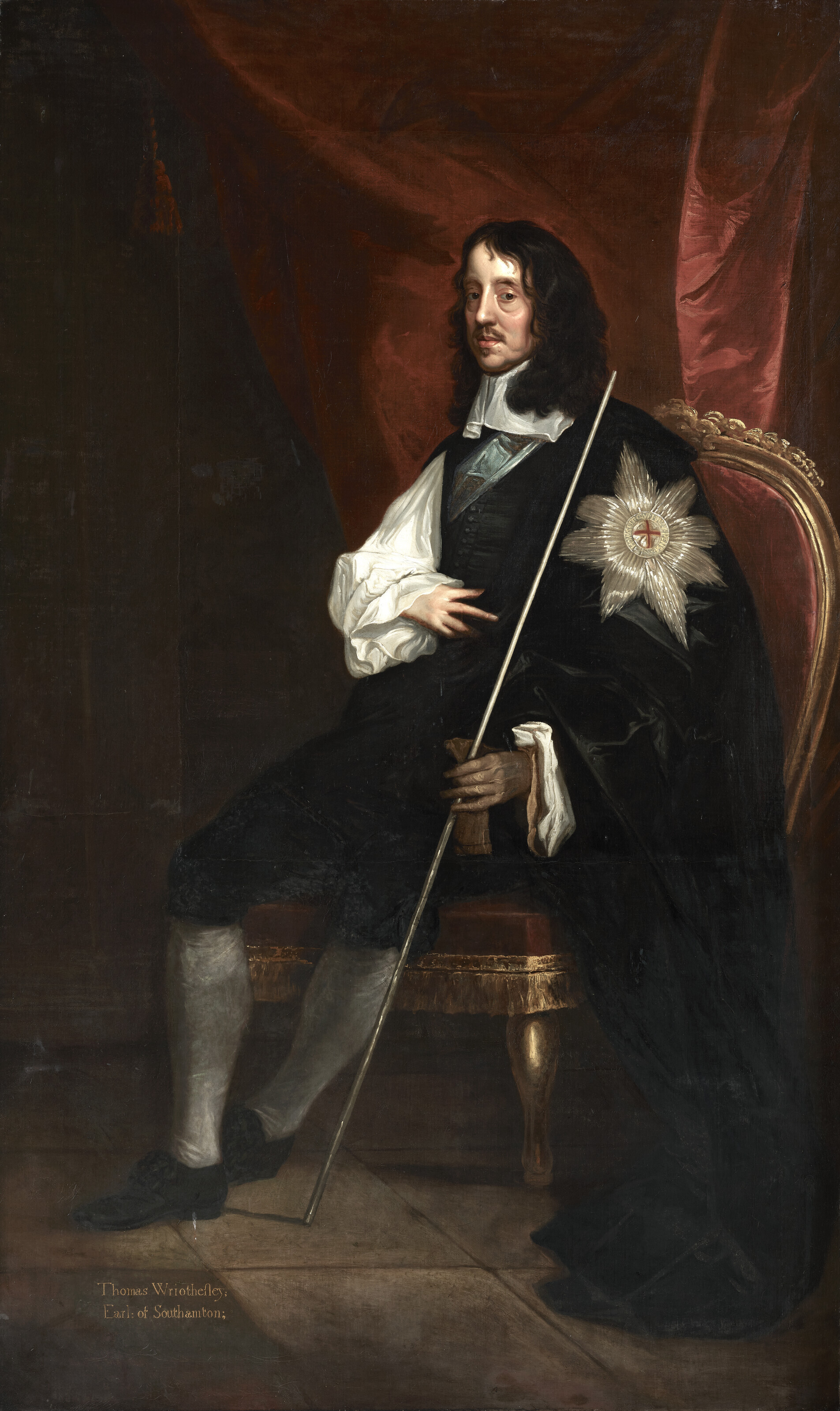 Peter Lely — Портрет Томаса Райотесли, 4-го графа Саутгемптона (1607-1667), в полный рост, сидящего, со звездой и лентой ордена Подвязки, держащего в руках свой служебный посох., изображение 2