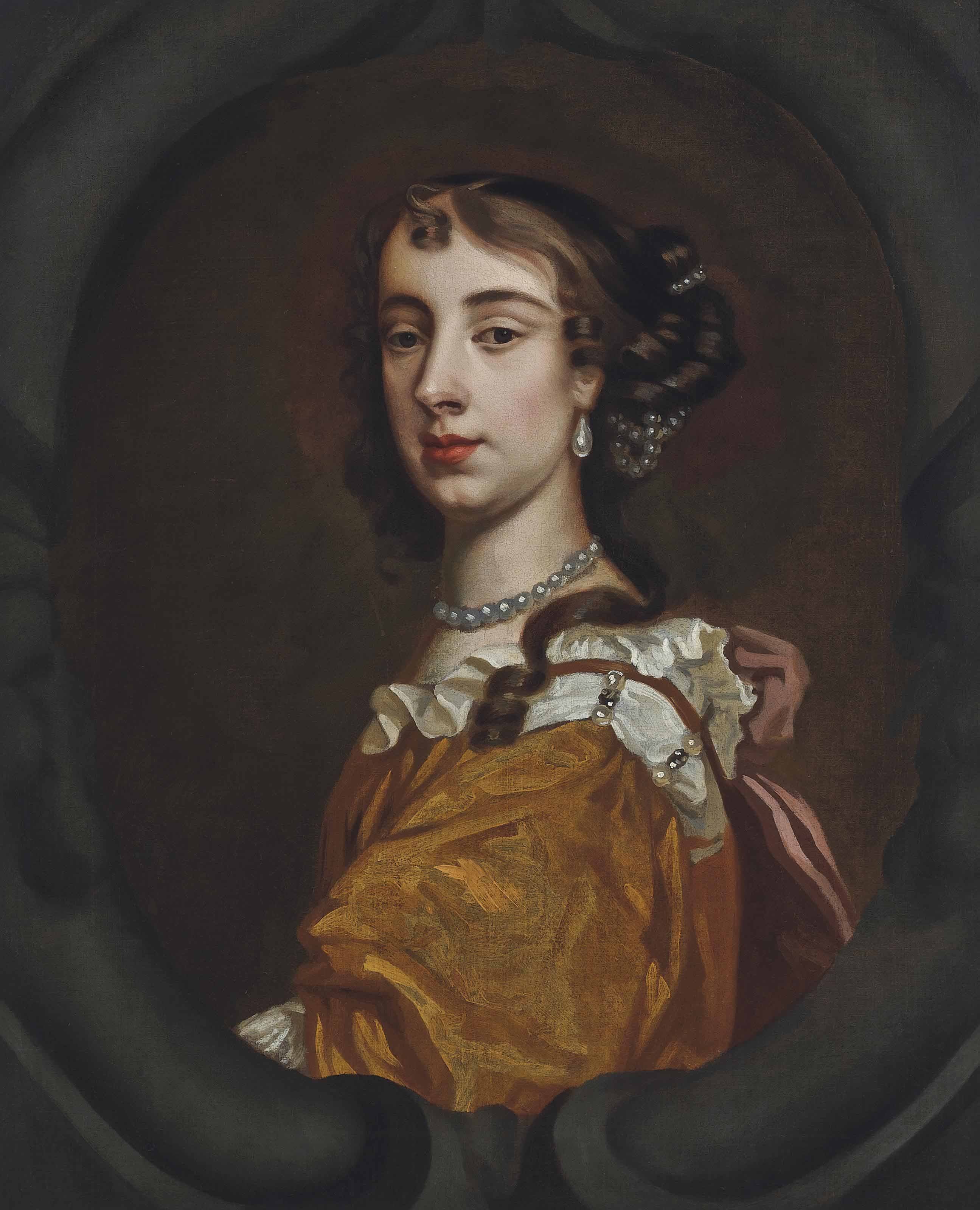 Peter Lely — Портрет дамы, традиционно идентифицируемой как Барбара Вильерс (1641-1709), графини Каслмейн, позже герцогини Кливленд, длиной до груди, в золотом платье, с жемчужным ожерельем и серьгами, в скульптурном картуше.