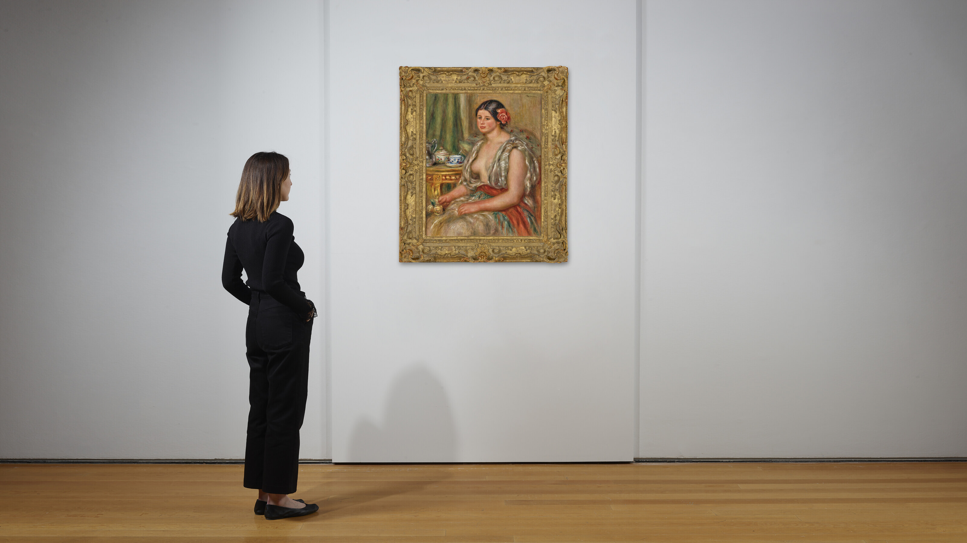 Pierre-Auguste Renoir — Молодая женщина в восточном костюме, девушка за столом, изображение 3