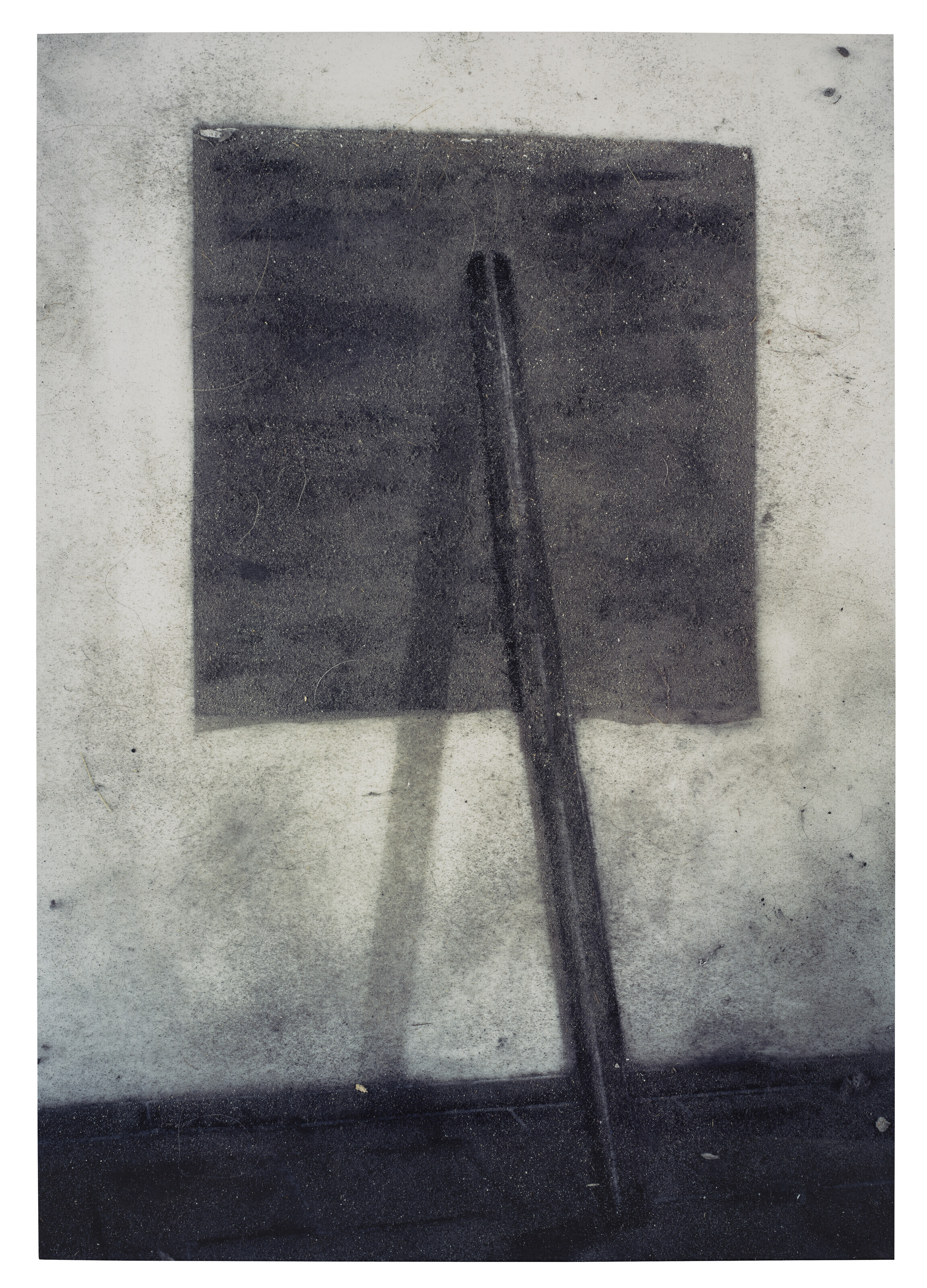 Richard Serra — В честь Ричарда Серры, реквизит, 1968 год, установлен в музее Уитни на выставке "Современная американская скульптура: подборка 2", 4 апреля - 5 мая 1969 года (Фотографии из пыли)