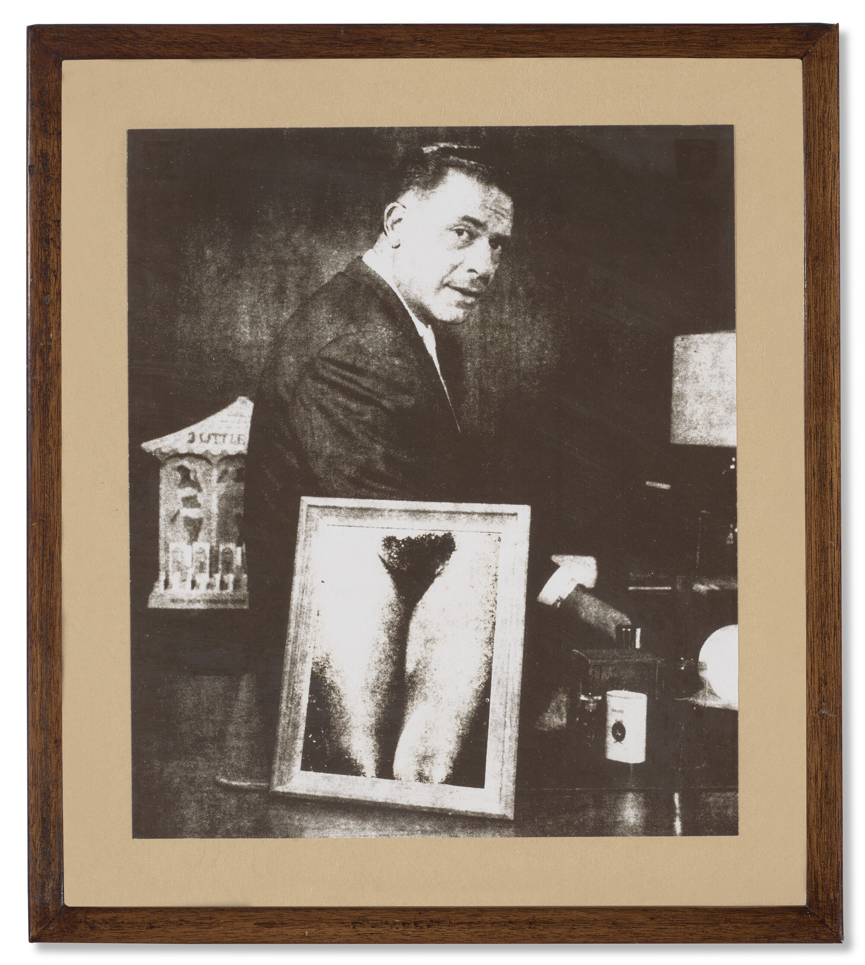 Wallace Berman — Без названия (Темная фигура); Без названия (Бизнесмен за рабочим столом); Без названия (Государственный долг); Без названия (Наглядная инструкция) [Четыре работы], изображение 3
