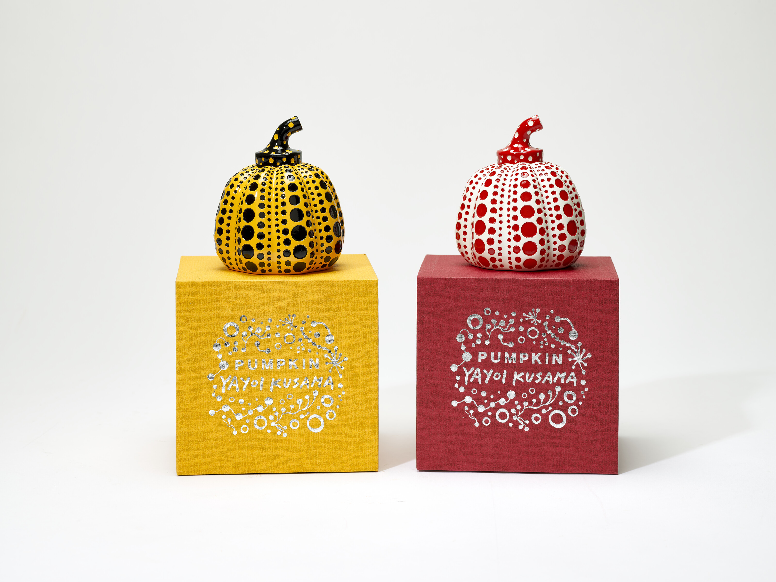 Yayoi Kusama — Желтая тыква и красная тыква (набор из двух штук)