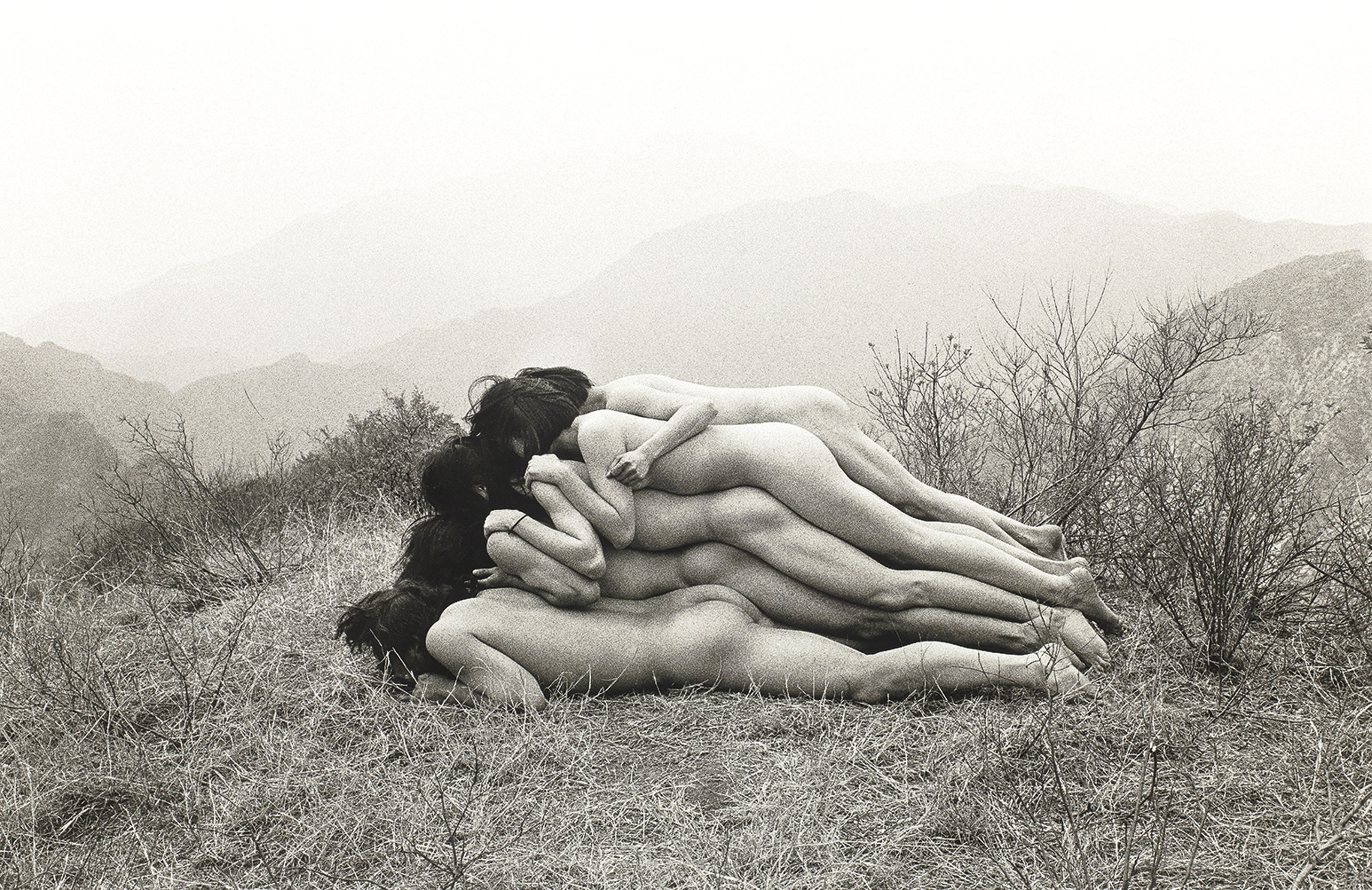 Zhang Huan — Добавьте метр к безымянной горе