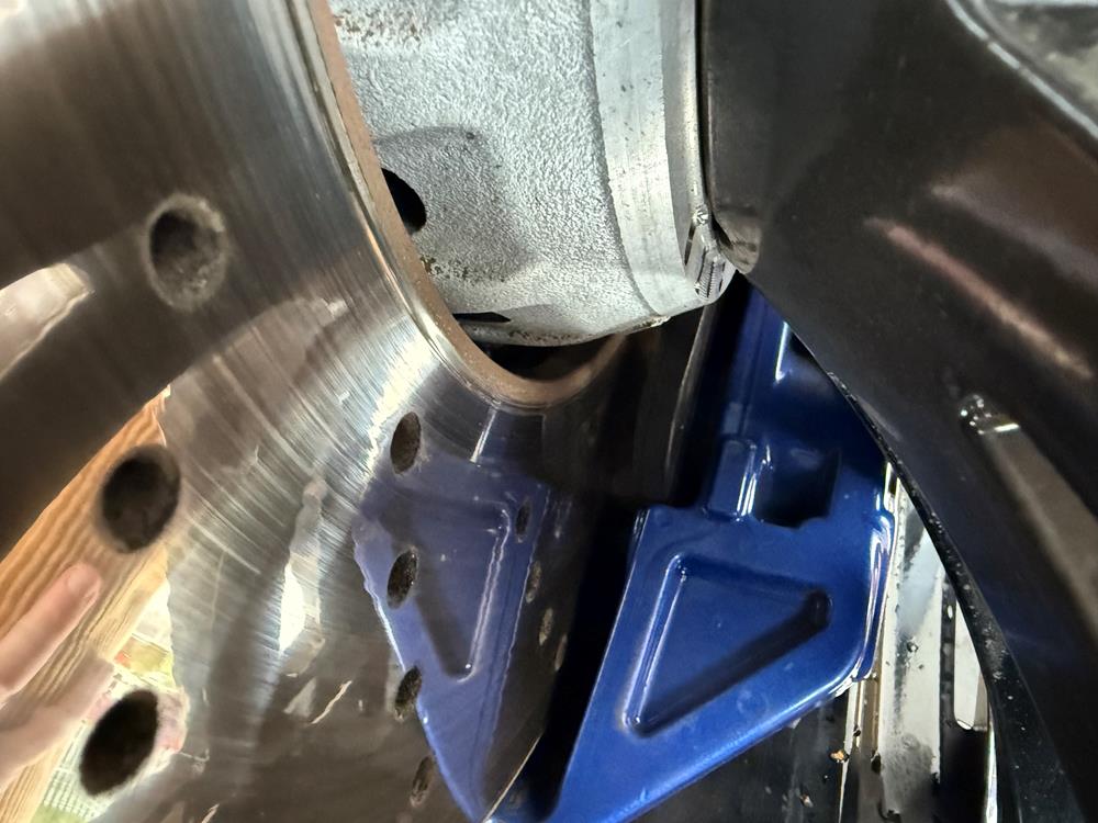 caras.ru — BMW M5 Competition — Купить!