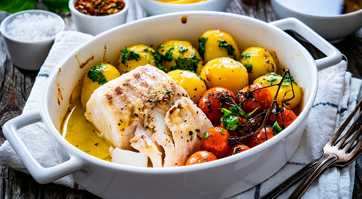 Соляная рыба с картошкой