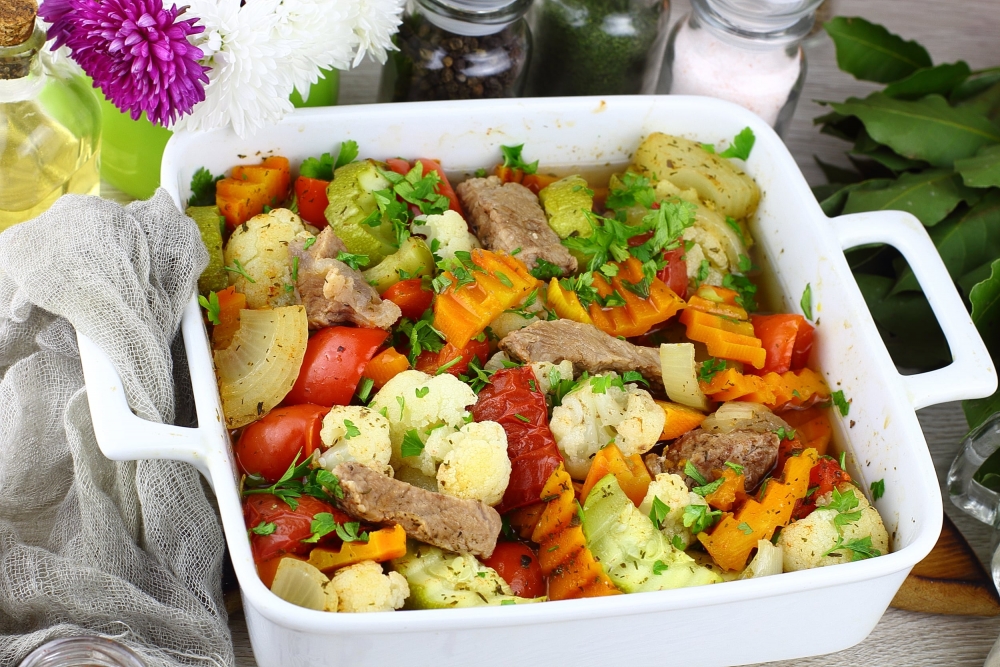 Тушёная говядина с овощами