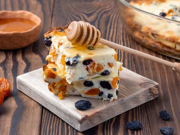 Творожная запеканка с изюмом