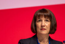 Министр финансов Великобритании оказалась в центре внимания из-за неточностей в резюме 83e8370a-d172-4eaa-a7bd-034391aceda2-67955bf1