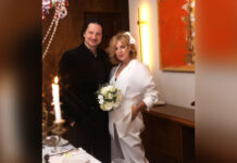 Романтичная традиция: ежегодное предложение руки и сердца в известной творческой семье d8ebff94-3a07-460d-a144-12699046ad47-6792819c