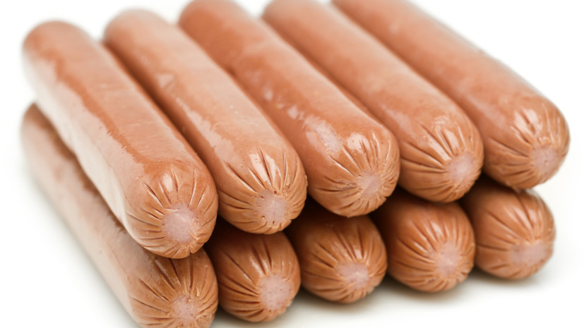 «Ведомости»: цены на колбасу и сосиски в 2025 году увеличатся на 7—10%