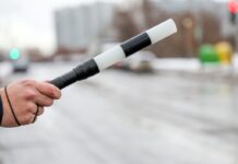 Автолюбителей предупредили об опасности новогодних гирлянд на машине 1309a25d-a775-4f0f-bd16-7dde73cdd24d-67bebbc1