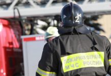 Спасатели предотвратили трагедию: маленькие дети благополучно спасены в Новосибирске 3b7209a2-a108-4cb0-a062-8a9595d9d860-67bde43f