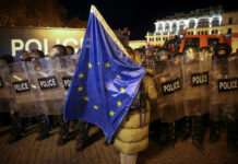 Протестные акции в Тбилиси: инцидент у здания парламента 6acd4d8d-9a81-4ae7-ae26-35cf313461c9-67a94fc4