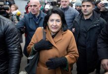 Премьер Грузии рассчитывает на мирное разрешение ситуации с президентом 9655efa3-d12b-4ef4-8b82-0976f11929bb-67c1a23d