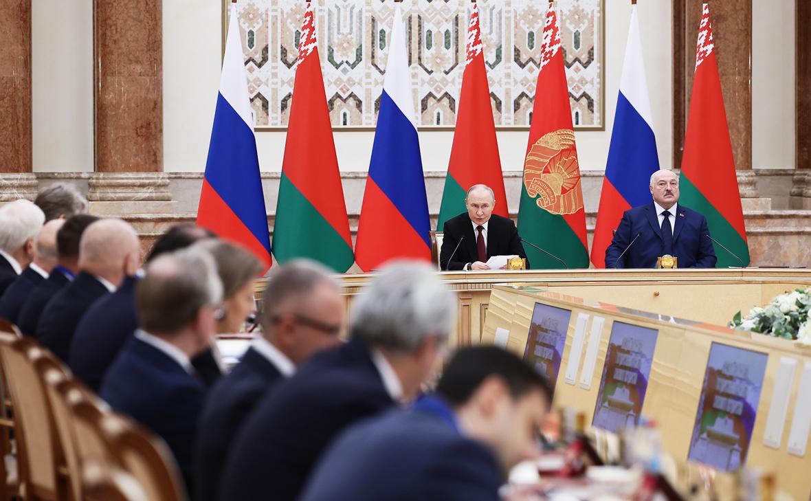 Владимир Путин и Александр Лукашенко (слева направо) во время Заседания Высшего Государственного совета (Владимир Смирнов / ТАСС)