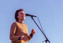 Рок-певица из Екатеринбурга удостоена военной награды за бесстрашие в зоне СВО e38edb11-68b0-4da3-92c0-4af99b3311da-67b45bdd