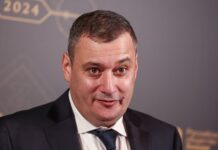 Скандал в военное время чиновница из приграничного региона сбежала в Индию 0dafcf6e-fb29-4556-b33d-e398bd7af31e-67e166ec