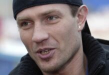 Поддержка друзей помогает Роману Костомарову в борьбе за жизнь 21262f6c-1a1e-4952-9b45-9d7c07c3e032-67ed3682