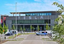 Власти Лас-Вегаса опровергли причастность террористов к инциденту с Cybertruck 231ecf0c-eb71-4ac9-8325-7d3fc8bfdb93-67c9360e