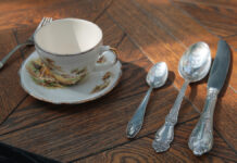 Женщина оставила особенного ребенка в столовой во время поиска работы Фестиваль впечатлений Московское чаепитие на Тверской площади в рамках форума-фестиваля Москва 2030