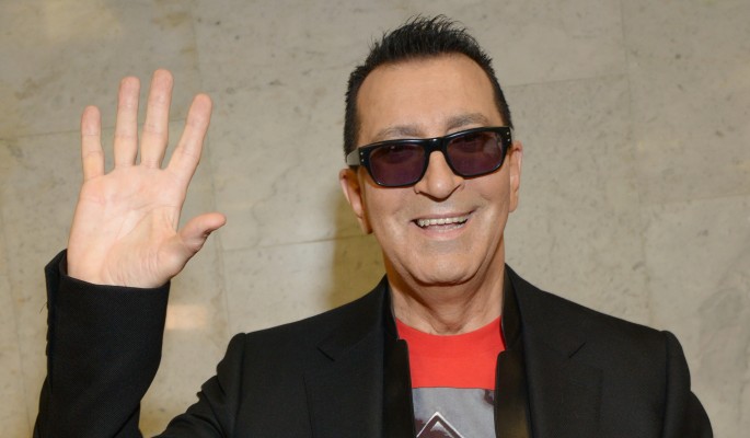 "Почти голая" вечеринка отдыхает: Буйнов выступил в безумном женском купальнике